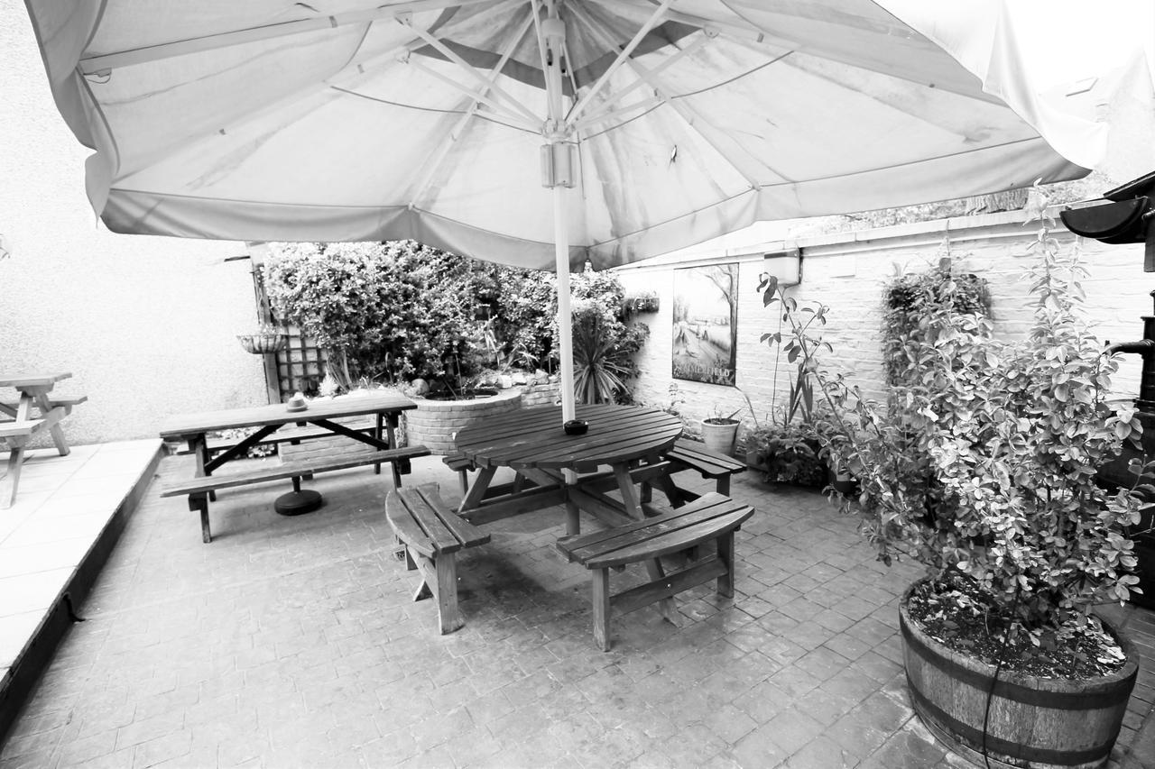 Summerfield Pub & Boutique Rooms Londra Esterno foto
