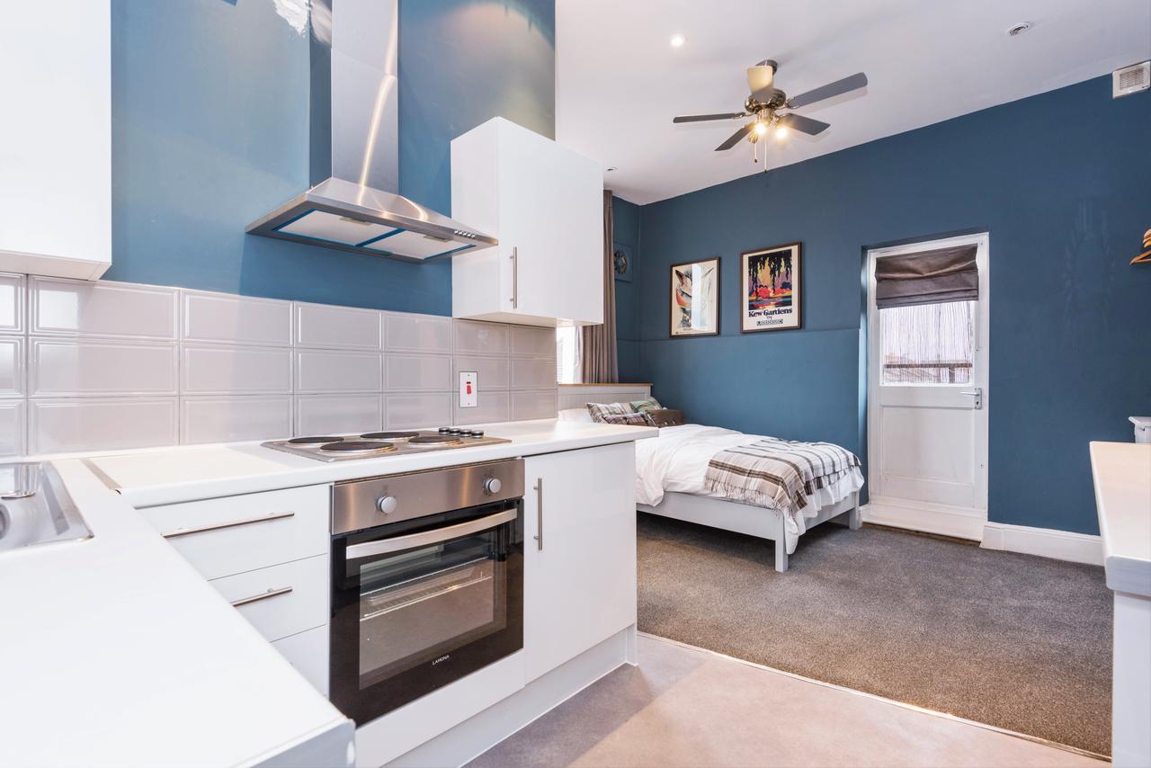 Summerfield Pub & Boutique Rooms Londra Esterno foto