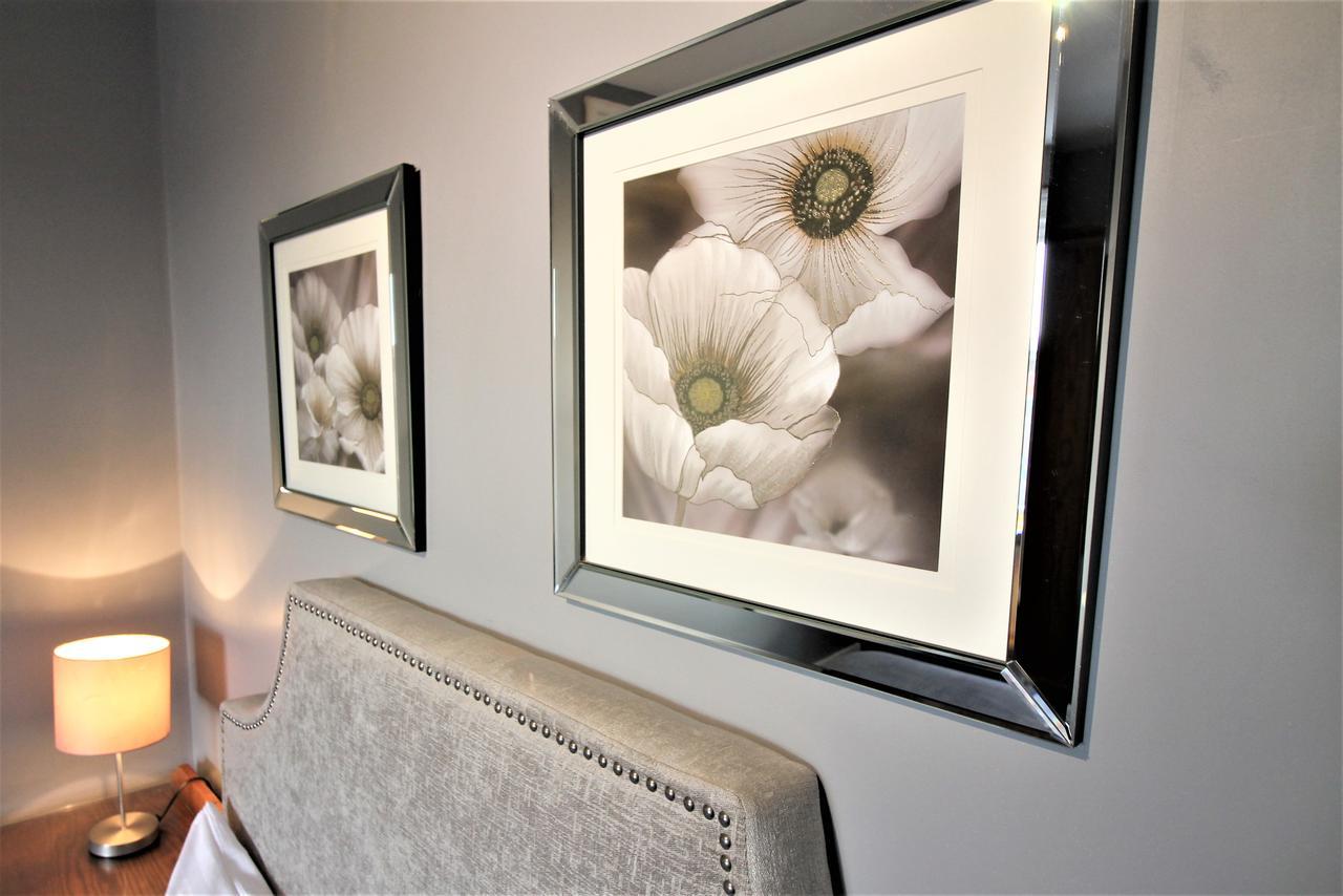Summerfield Pub & Boutique Rooms Londra Esterno foto